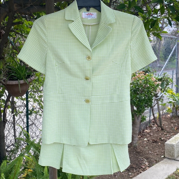 Vintage Retro Pastel Green Short-Sleeve Top with Matching Skirt - Picture 3 of 8